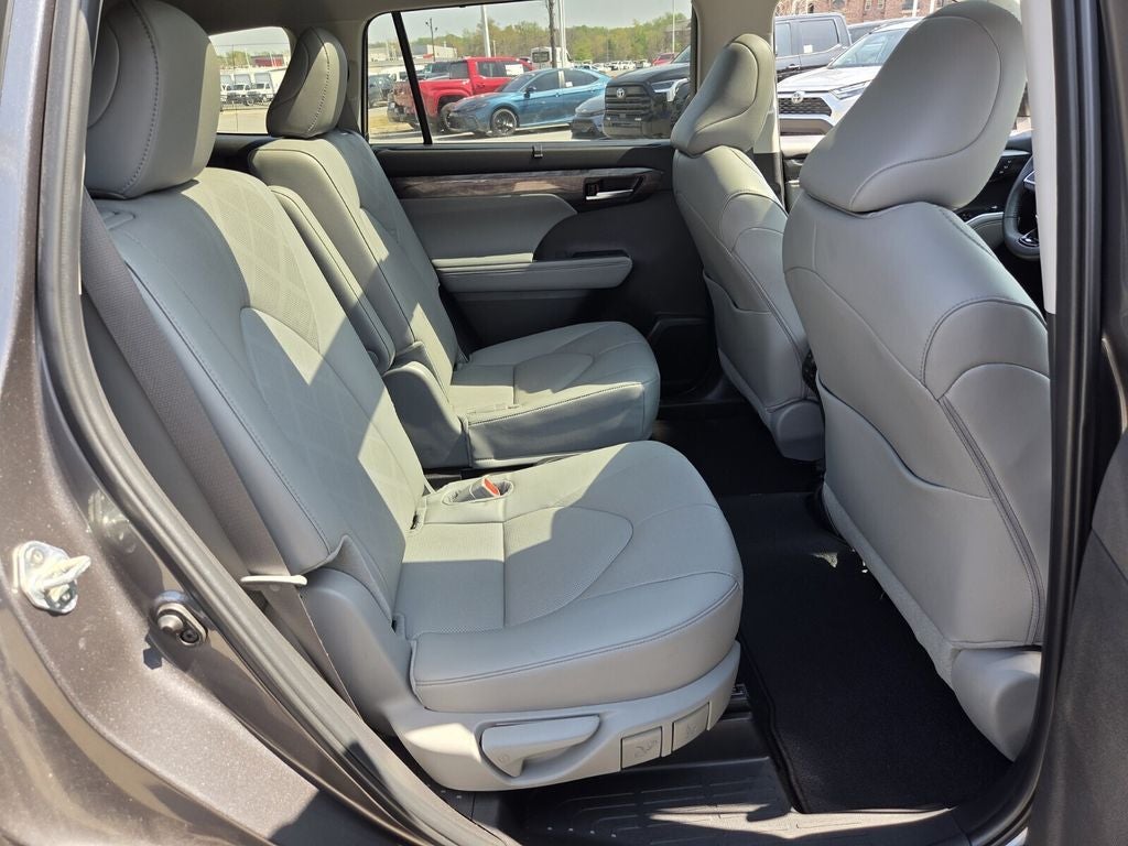 2024 Toyota HIGHLANDER Platinum