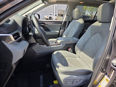 2024 Toyota HIGHLANDER Platinum