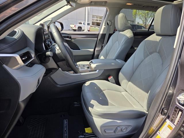 2024 Toyota HIGHLANDER Platinum