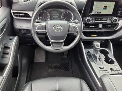 2024 Toyota HIGHLANDER XLE