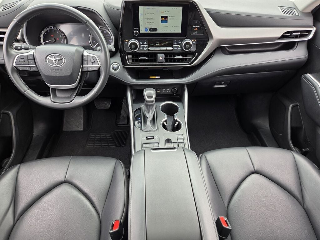 2024 Toyota HIGHLANDER XLE