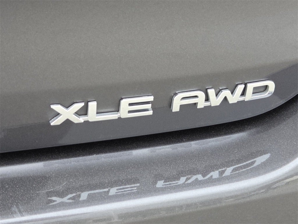 2025 Toyota HIGHLANDER XLE