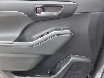 2025 Toyota HIGHLANDER XLE