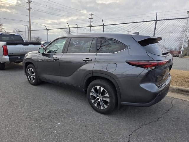 2025 Toyota HIGHLANDER XLE