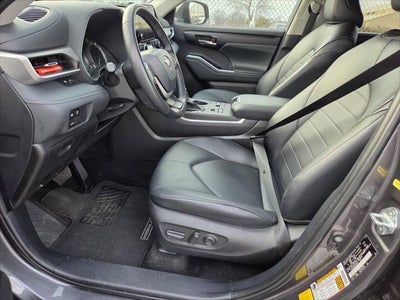 2025 Toyota HIGHLANDER XLE