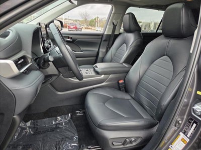 2025 Toyota HIGHLANDER XLE