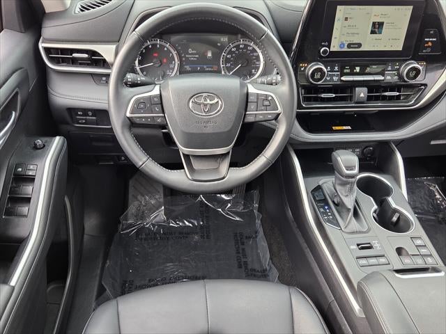 2025 Toyota HIGHLANDER XLE