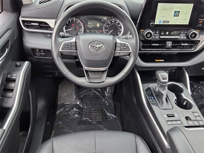2025 Toyota HIGHLANDER XLE