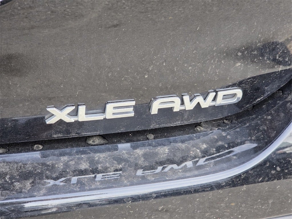2025 Toyota HIGHLANDER XLE