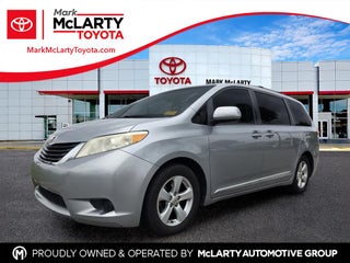 2013 Toyota Sienna LE 8 Passenger