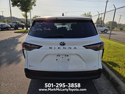 2025 Toyota Sienna LE 8 Passenger