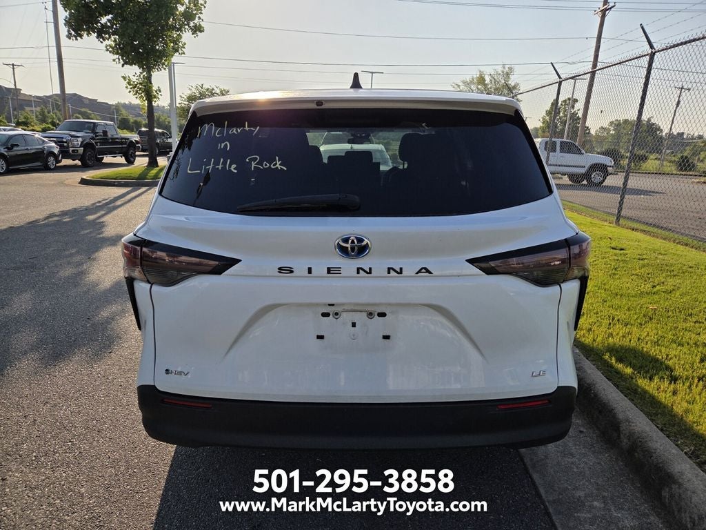 2025 Toyota Sienna LE 8 Passenger