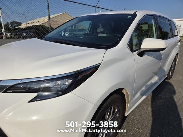 2025 Toyota Sienna LE 8 Passenger