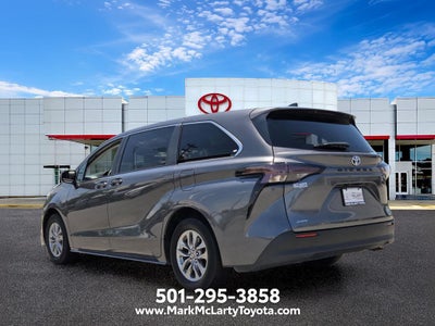2025 Toyota Sienna LE 8 Passenger