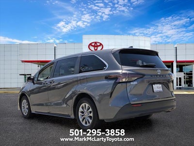 2025 Toyota Sienna LE 8 Passenger