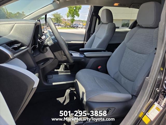 2025 Toyota Sienna LE 8 Passenger