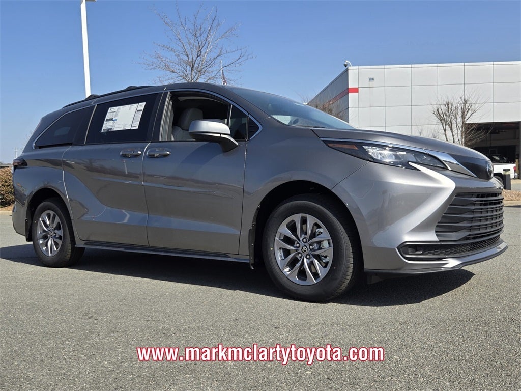 2026 Toyota Sienna LE