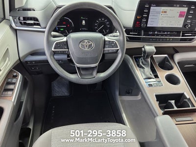 2021 Toyota Sienna LE 8 Passenger