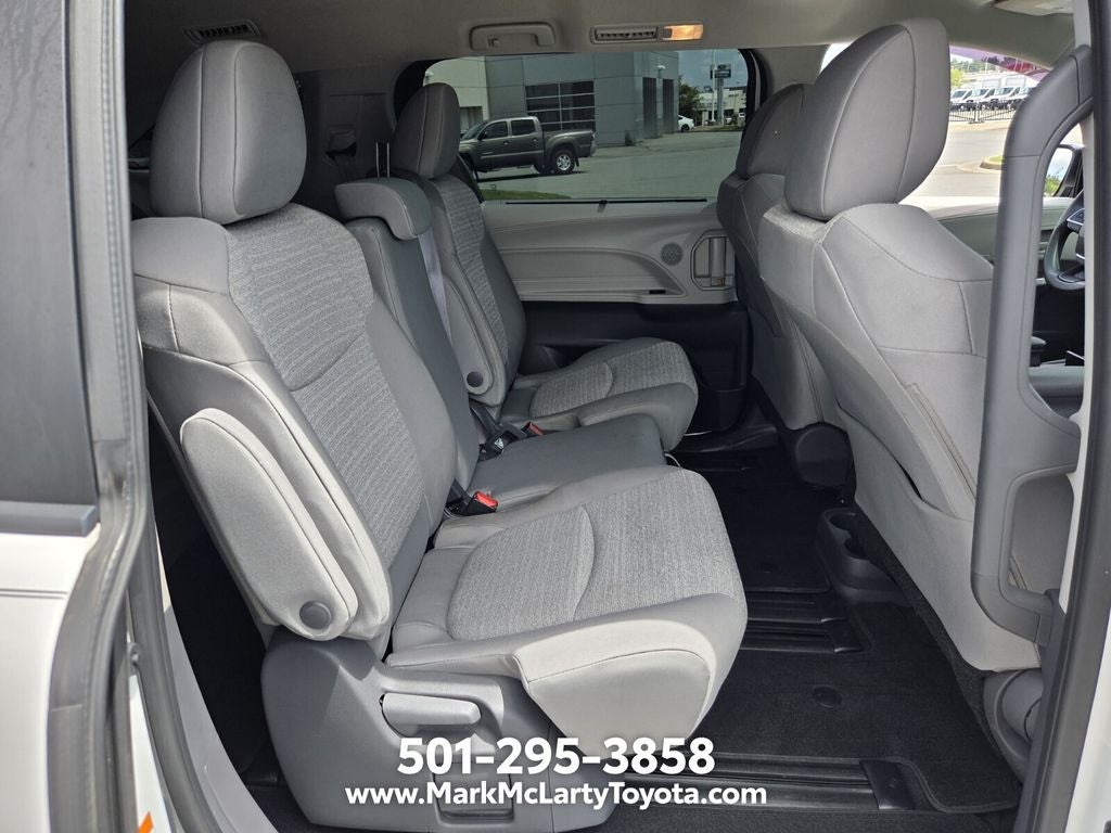 2021 Toyota Sienna LE 8 Passenger