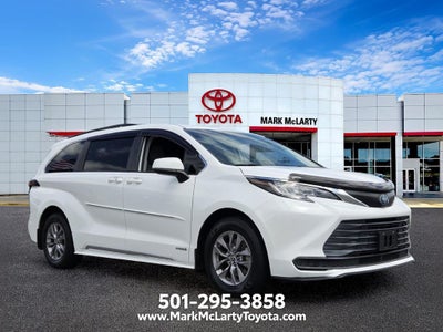 2021 Toyota Sienna LE 8 Passenger