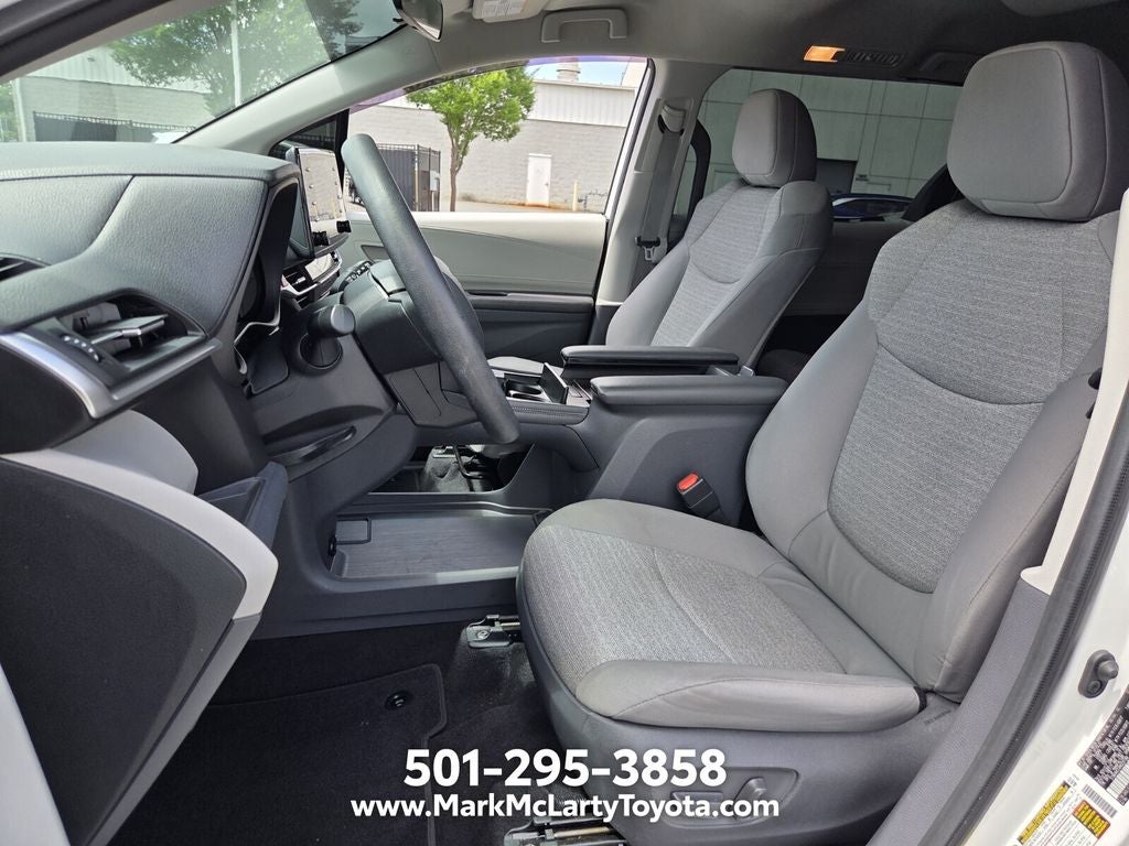 2021 Toyota Sienna LE 8 Passenger