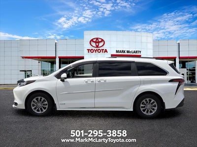 2021 Toyota Sienna LE 8 Passenger