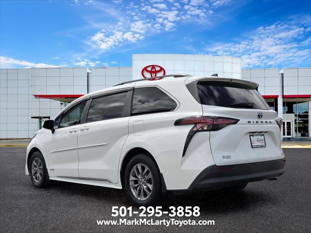 2021 Toyota Sienna LE 8 Passenger
