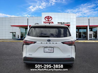 2021 Toyota Sienna LE 8 Passenger