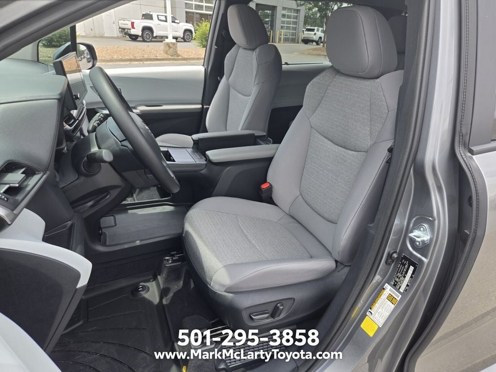 2026 Toyota Sienna LE 8 Passenger