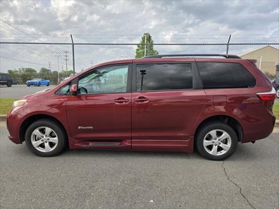 2017 Toyota SIENNA LE 3.5L LE 7 Passenger