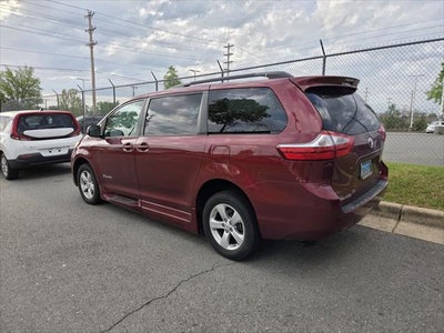 2017 Toyota SIENNA LE 3.5L LE 7 Passenger