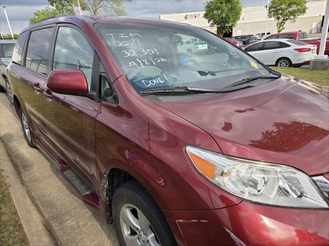 2017 Toyota SIENNA LE 3.5L LE 7 Passenger