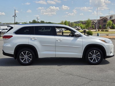 2018 Toyota HIGHLANDER XLE