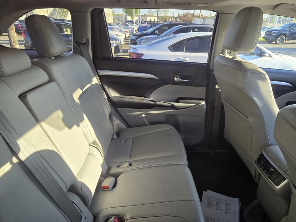 2018 Toyota HIGHLANDER XLE