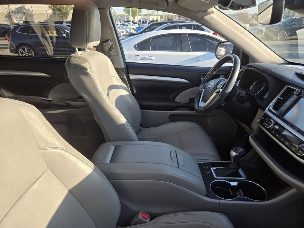 2018 Toyota HIGHLANDER XLE