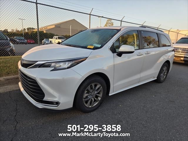 2024 Toyota Sienna XLE