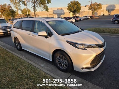 2024 Toyota Sienna XLE