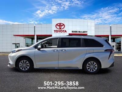 2025 Toyota Sienna XLE 8 Passenger