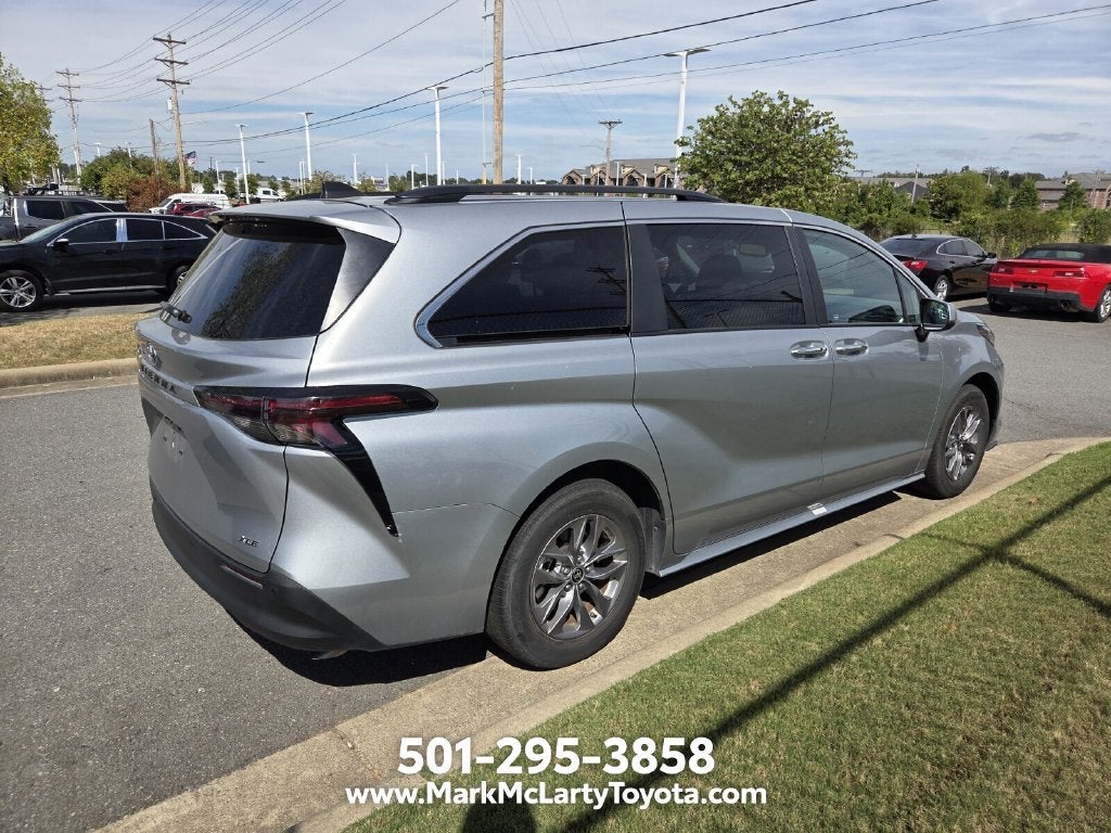 2025 Toyota Sienna XLE 8 Passenger