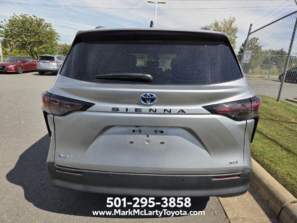 2025 Toyota Sienna XLE 8 Passenger