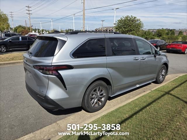 2025 Toyota Sienna XLE 8 Passenger