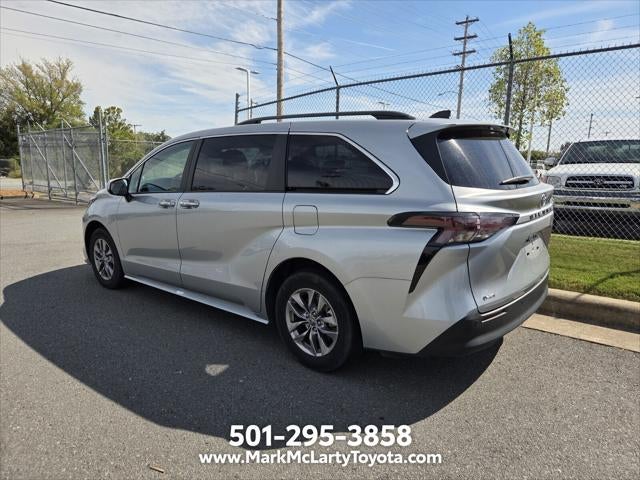 2025 Toyota Sienna XLE 8 Passenger