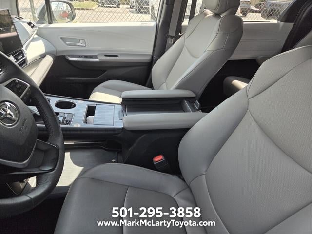 2025 Toyota Sienna XLE 8 Passenger