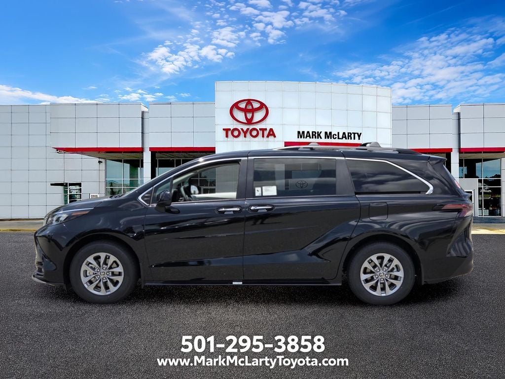 2026 Toyota Sienna XLE 8 Passenger