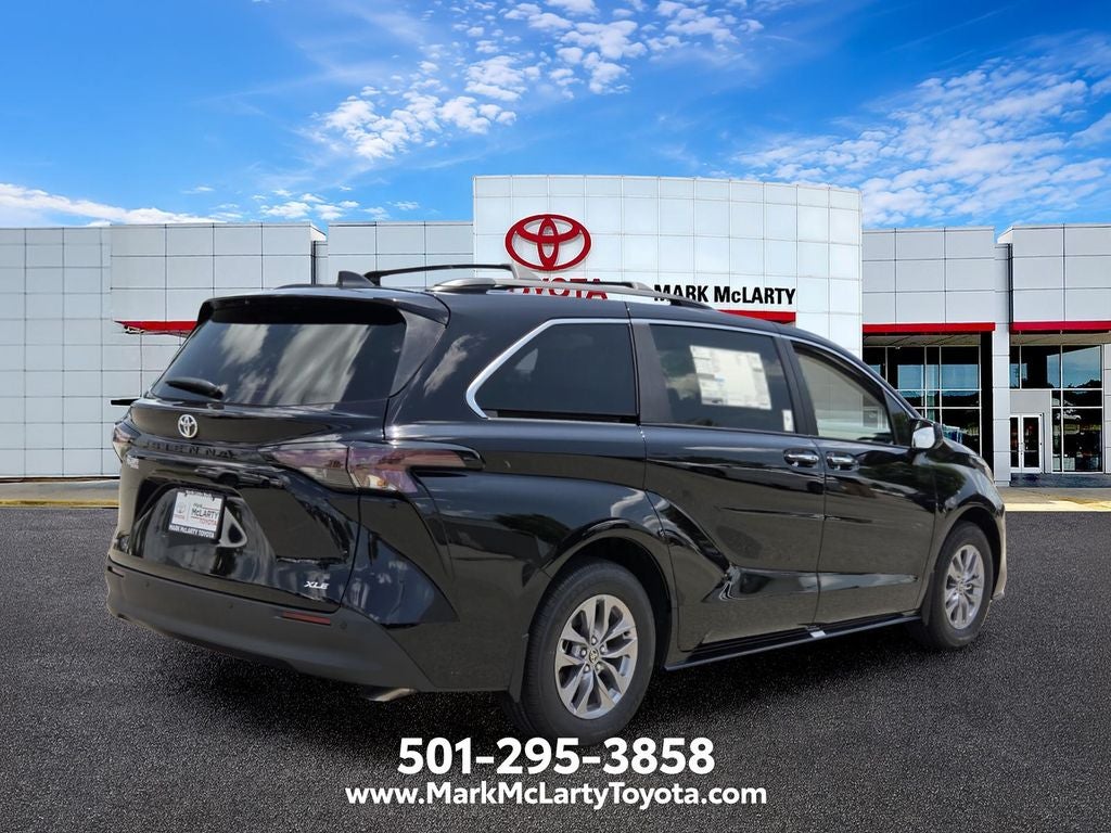 2026 Toyota Sienna XLE 8 Passenger