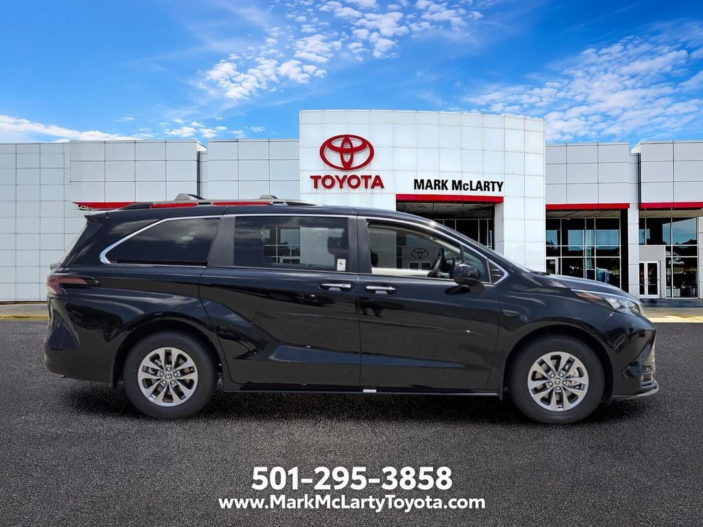 2026 Toyota Sienna XLE 8 Passenger