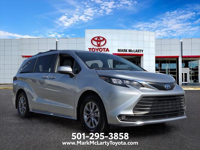 2025 Toyota Sienna XLE 8 Passenger
