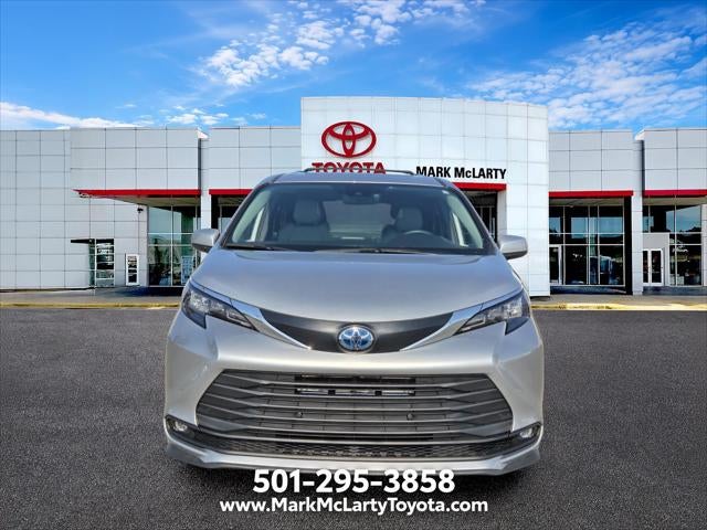 2025 Toyota Sienna XLE 8 Passenger