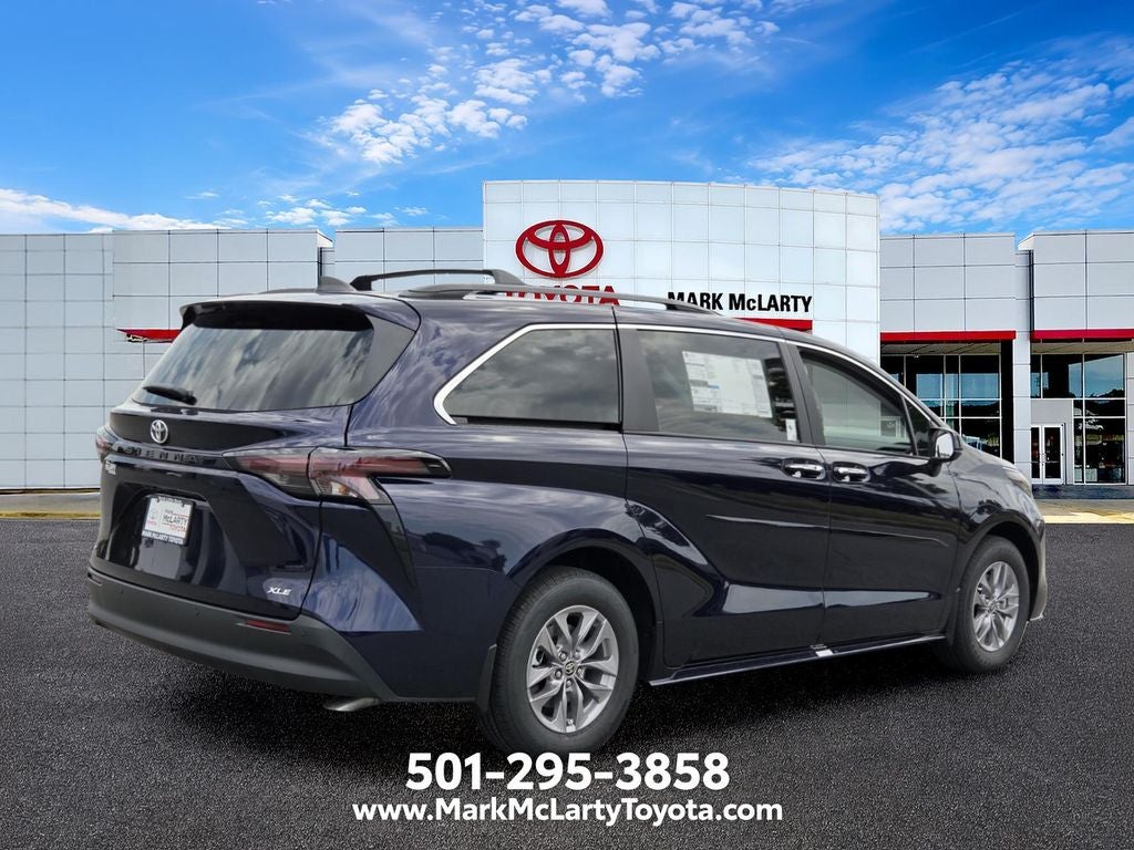 2026 Toyota Sienna XLE 8 Passenger