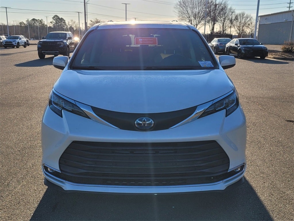 2021 Toyota Sienna XLE 7 Passenger